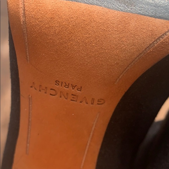 ❣️Authentic Givenchy Silvia Shark Lock Ankle Boots - Picture 6 of 8